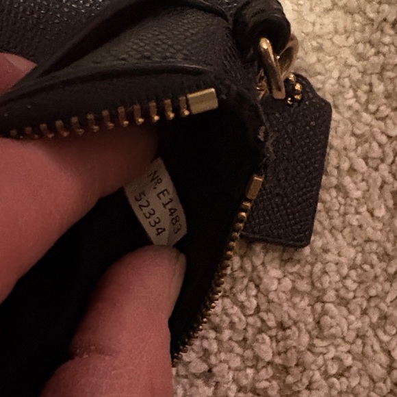 Nwot Coach Black pebbled leather  Textured Wristlet - Picture 13 of 14